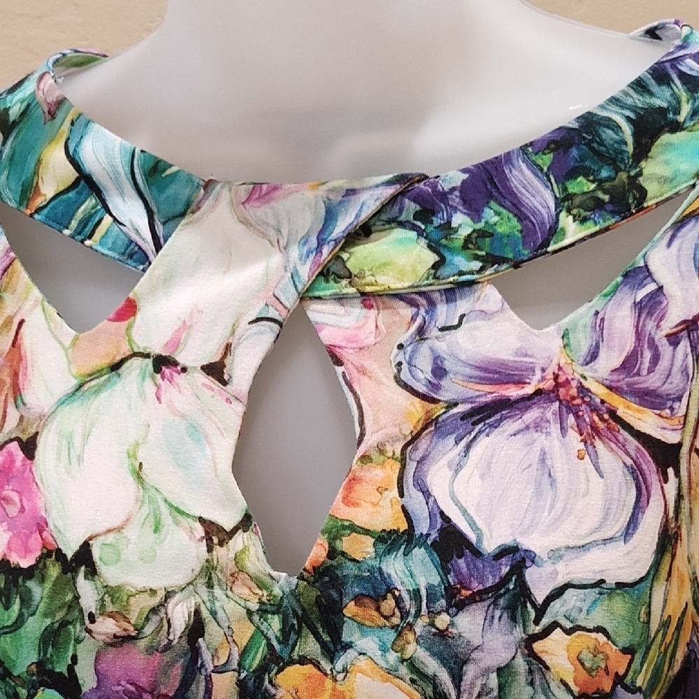 Floral Multicolor Women's Top - Picture 3 of 5